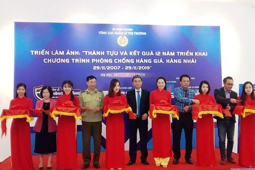 PV GAS, BSR đồng hành cùng triển lãm 'Trưng bày thành tựu chống hàng giả, hàng nhái'