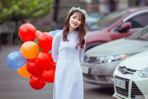 Đẫm nước mắt cảnh nữ sinh viên sắp tốt nghiệp bị ung thư xương