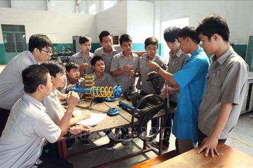 Bài toán với giáo dục nghề nghiệp - Bài 2: Song hành cùng doanh nghiệp