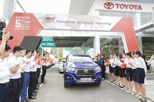 Lái xe khắp 5 châu, đội xe đặc biệt Toyota đến Việt Nam tìm thiết kế mới