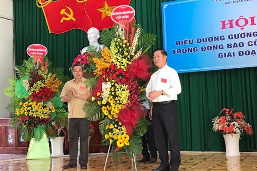 Tân Phú biểu dương 27 tập thể, cá nhân đồng bào Công giáo tiêu biểu