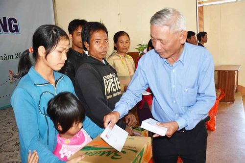 Gia Lai: Thăm hỏi, tặng quà nhân Ngày quốc tế Người Khuyết tật (3-12)