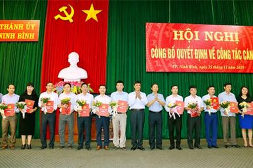 Tiếp tục điều động, luân chuyển cán bộ diện Ban Thường vụ Thành ủy quản lý