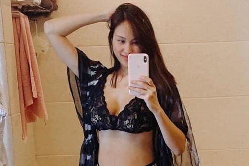 Phương Mai mặc nội y khoe dáng sau 8 ngày sinh con
