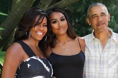 Con gái út của ông Obama được khen 'quá xinh đẹp'