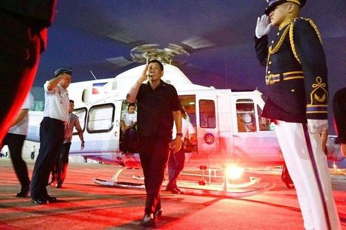 TT Duterte đi trực thăng tới lễ khai mạc SEA Games