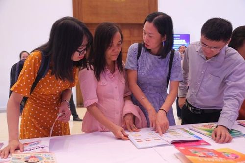 Tránh tiêu cực trong lựa chọn sách giáo khoa: Quản lý phải minh bạch