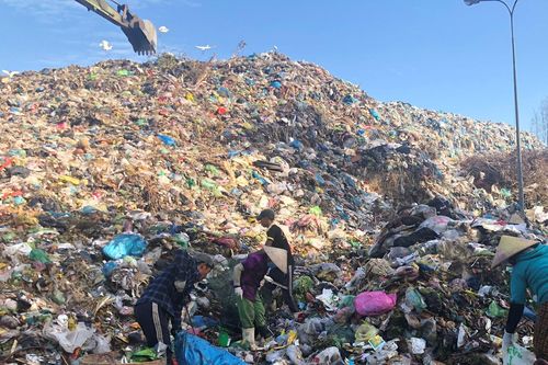 Bãi rác quá tải gây ô nhiễm nghiêm trọng hơn 10 năm ở Bạc Liêu