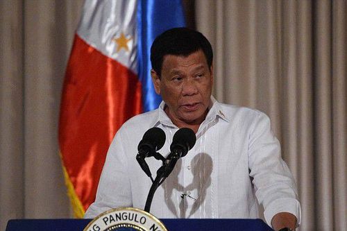 Tổng thống Philippines nói từng ném xác nhiều trùm ma túy xuống biển và khe núi