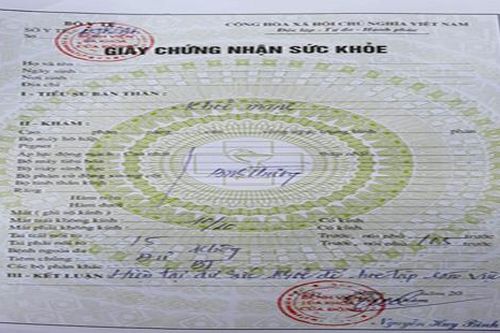 Bắt giữ 3 đối tượng chuyên làm giấy khám sức khỏe giả
