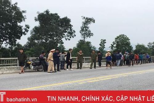 Tìm kiếm nữ sinh Thạch Hà nghi nhảy cầu tự tử