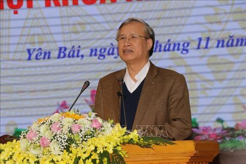 Thường trực Ban Bí thư Trần Quốc Vượng tiếp xúc cử tri tại Yên Bái