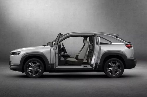 Hé lộ giá bán xe điện đầu tiên trong lịch sử hãng Mazda