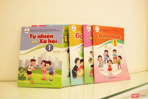 Có gì mới trong bộ sách giáo khoa xã hội hóa đầu tiên?