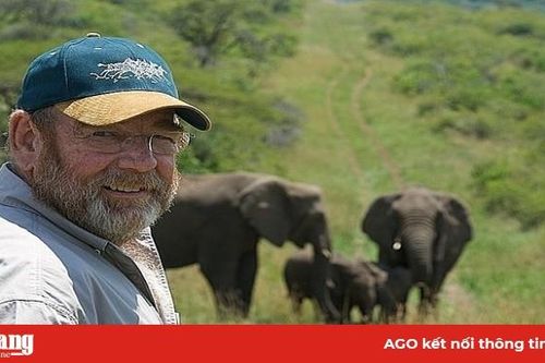 Kì lạ ngôi mộ người đàn ông được cả đàn voi thăm viếng 7 năm trời