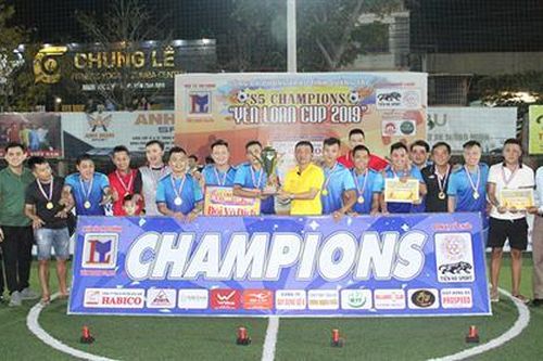 Ấn tượng từ Giải bóng đá S5 Champions