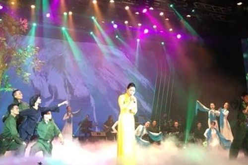 'Hữu Ước & bài thơ Một mình': Đêm thơ, nhạc, họa kỷ niệm 50 năm quân ngũ