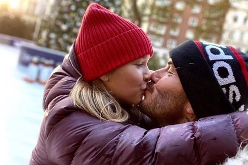 David Beckham đăng ảnh đón Noel sớm cùng con gái