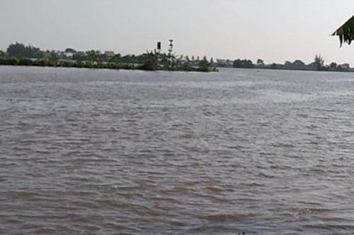 Chìm tàu chở gạch, một người mất tích