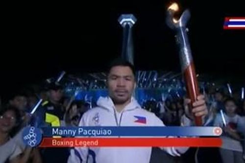 Võ sĩ huyền thoại Manny Pacquiao thắp ngọn đuốc SEA Games 30