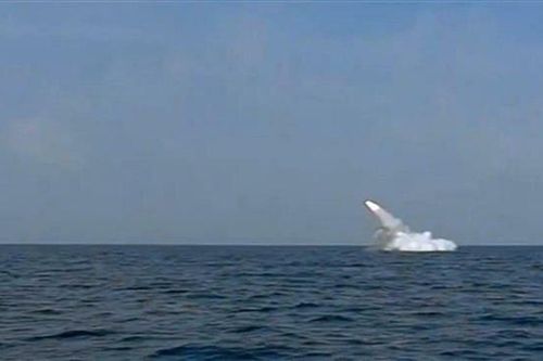 Iran tuyên bố sản xuất hàng loạt tên lửa gây 'bất ngờ nghiêm trọng' cho kẻ thù