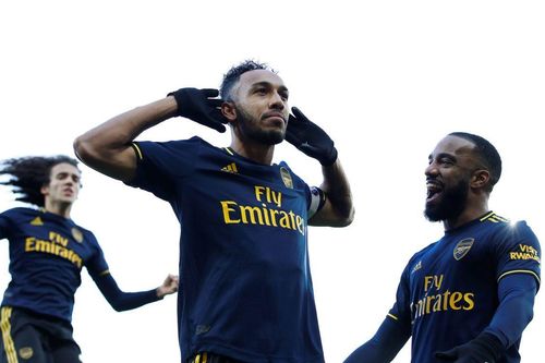 Arsenal hòa Norwich sau màn rượt đuổi hấp dẫn