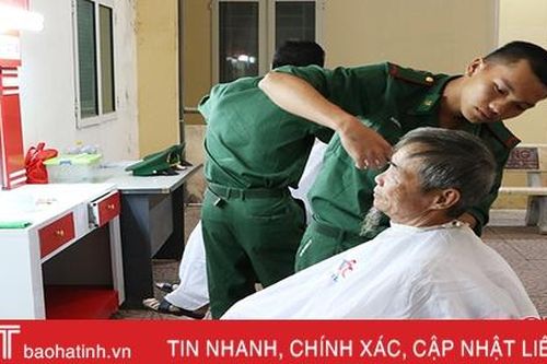 Ý nghĩa lớn từ việc cắt tóc miễn phí tại Bệnh viện Đa khoa Hà Tĩnh
