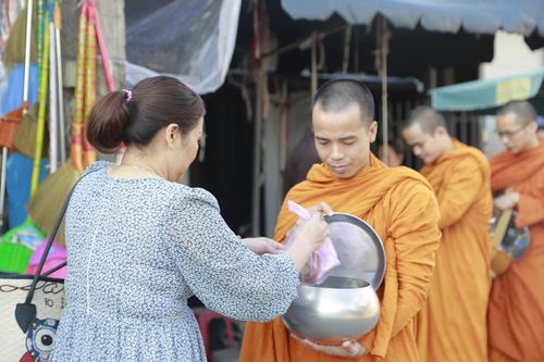 Đạo Phật tiếp cận với đời sống
