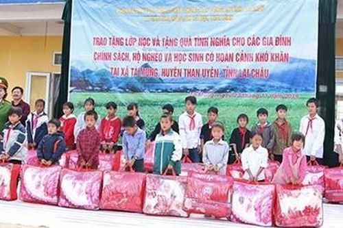 Công an các địa phương triển khai nhiều hoạt động tình nghĩa