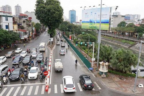 Cấp thiết xây dựng hệ thống cầu vượt cho người đi bộ qua sông Tô Lịch