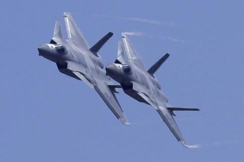 Tiêm kích tàng hình J-20 Trung Quốc có thực sự rẻ hơn hẳn Su-35 và Su-57 Nga?