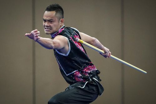 Múa côn đẹp mắt, Phạm Quốc Khánh vẫn tuột vàng Wushu