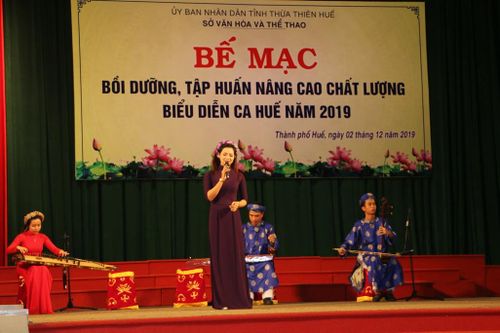 Gần 240 nghệ sĩ, diễn viên hoàn thành khóa tập huấn Ca Huế năm 2019