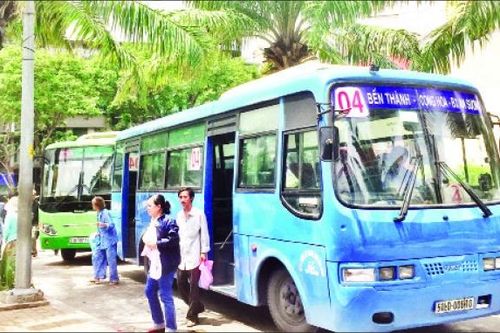 Vì sao hành khách chưa mặn mà với xe buýt ?