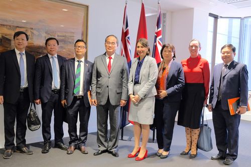 Bí thư Thành ủy TPHCM Nguyễn Thiện Nhân thảo luận chương trình hợp tác với bang New South Wales