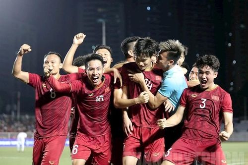 Sao Việt vỡ òa cảm xúc trước chiến thắng của U22 Việt Nam