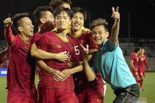 U22 Việt Nam hạ Indonesia: Thầy Park cao tay, lại còn may!