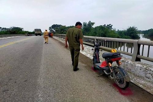 Đã tìm thấy thi thể nữ sinh 16 tuổi nhảy cầu ở Hà Tĩnh