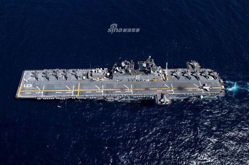 Choáng với dàn F-35 'xếp hàng ngay ngắn' trên tàu đổ bộ tấn công Mỹ