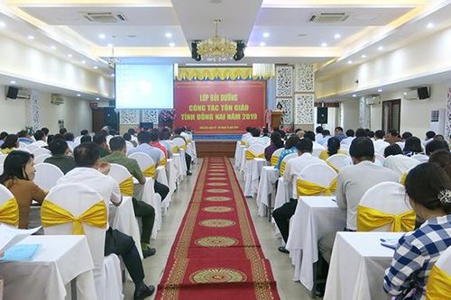 250 cán bộ tham dự lớp bồi dưỡng công tác tôn giáo
