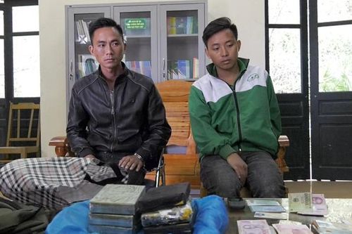 Đồn Biên phòng Si Ma Cai bắt 2 đối tượng vận chuyển 6 bánh heroin