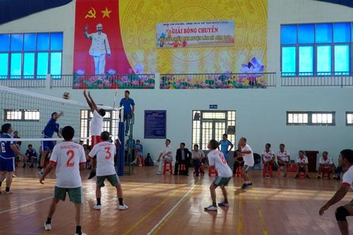 Giải bóng chuyền nam Hội Cựu chiến binh huyện Lâm Hà năm 2019