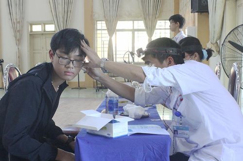 Việt Trì nỗ lực thực hiện BHYT cho học sinh, sinh viên