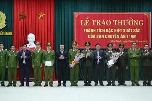 Khen thưởng các đơn vị triệt xóa đường dây ma túy, buôn bán pháo nổ