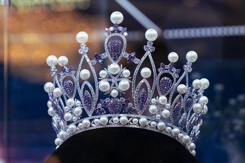 Cận cảnh vương miện đắt giá của tân Hoa hậu Hoàn vũ Việt Nam 2019