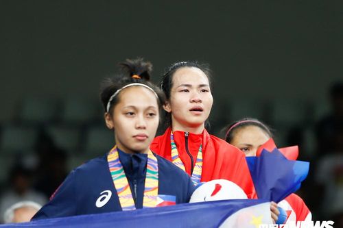 SEA Games 30: Nước mắt Vương Thị Huyền trong ngày vàng của cử tạ Việt Nam