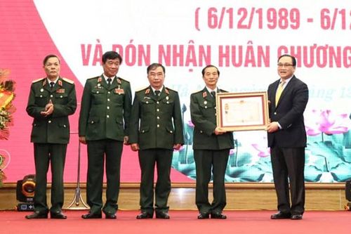 Hội Cựu chiến binh thành phố Hà Nội đón nhận Huân chương Độc lập hạng Nhì