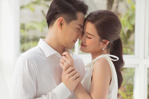 Đông Nhi và các ngôi sao thế giới tự thiết kế trang sức ra sao?