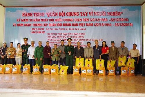 Hành trình 'Quân đội chung tay vì người nghèo' ở Tuy Đức