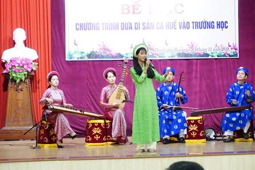 Bảo tồn di sản ca Huế